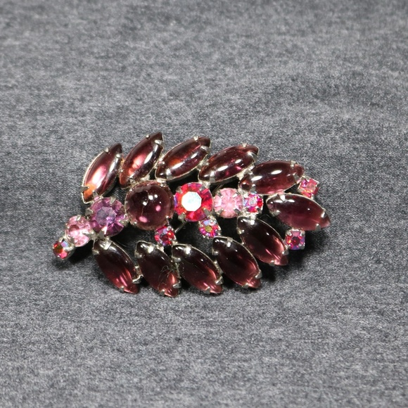 vintage costume jewelry weiss pink and purple rhinestone brooch - Picture 1 of 3